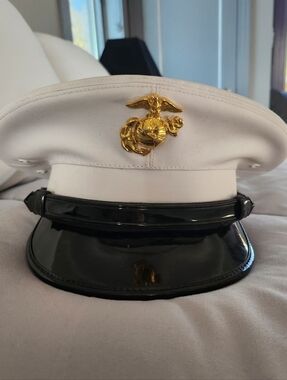 U.S. Marine Corps Dress White Cap with Eagle Globe and Anchor. S8ze 6 5/8